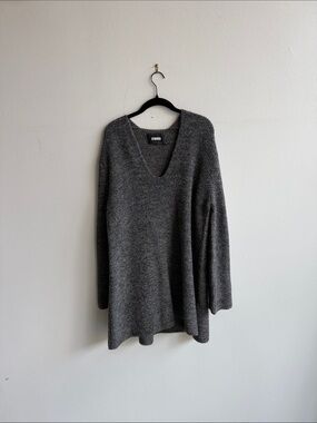 Reformation Charcoal Gray V-Neck Relaxed Knit Sweater